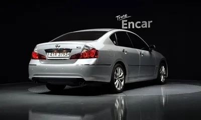 Infiniti M