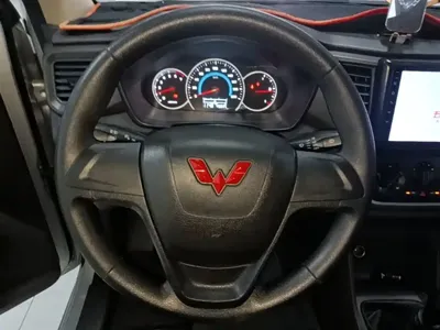 Wuling Hongguang V