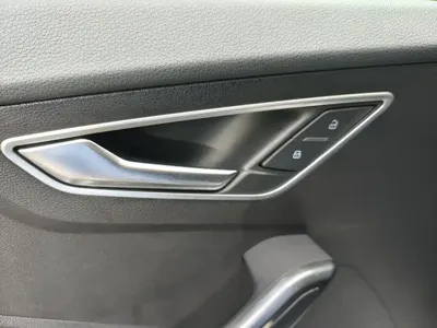 Audi Q2L e-tron
