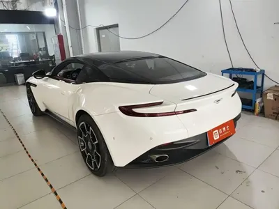 Aston Martin DB11