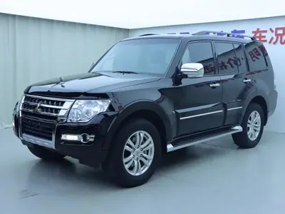 Mitsubishi Pajero (Import)