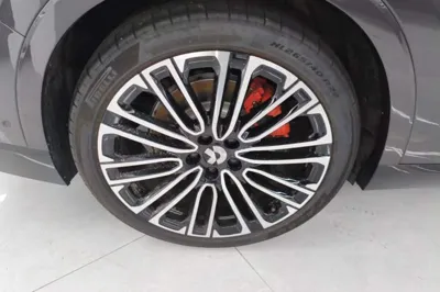 Nio ES8
