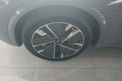 Li Auto L8