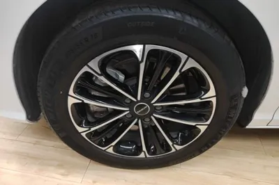 Roewe iMAX8