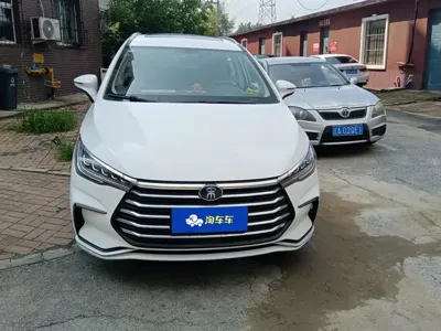 BYD MAX
