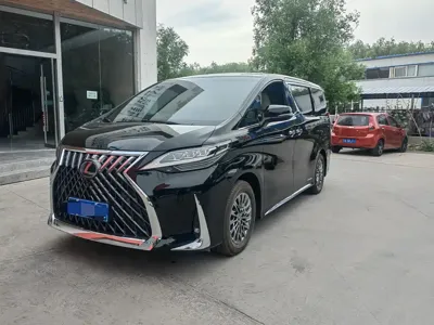 Lexus LM