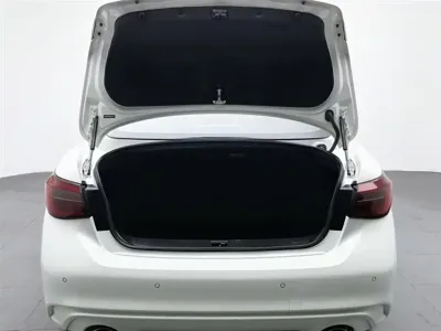 Infiniti Q50L