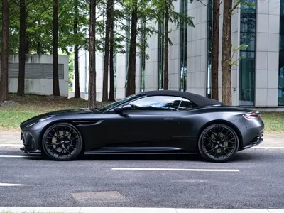 Aston Martin DB12
