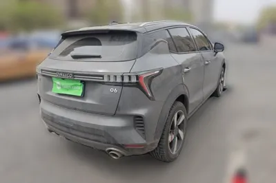 Lynk & Co 06