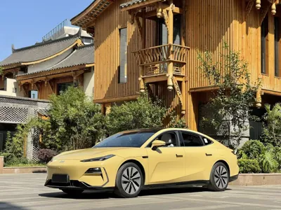 Geely Galaxy E8