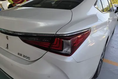 Lexus ES