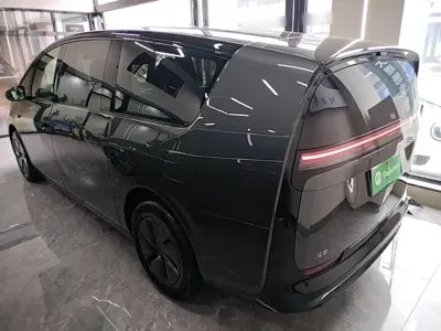 Li Auto Li MEGA