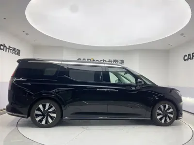 Volvo EM90
