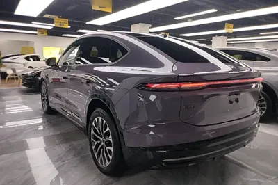 Nio EC6