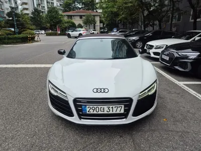 Audi R8