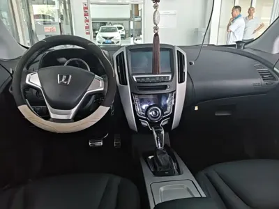 Luxgen U6