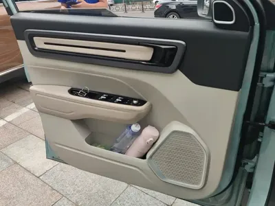 Geely ICON