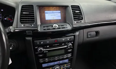 Kia Opirus