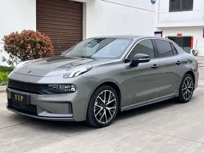 Lynk & Co 03