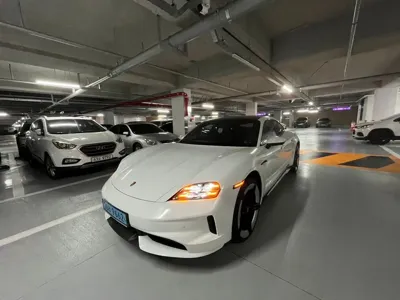 Porsche Taycan