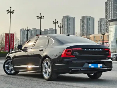 Volvo S90