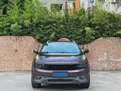 Lynk & Co 01