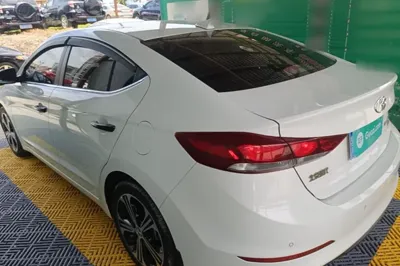 Hyundai Elantra (6th Generation