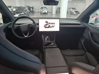 Tesla Model Y L