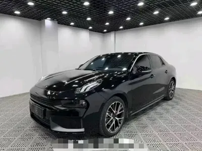 Lynk & Co 03