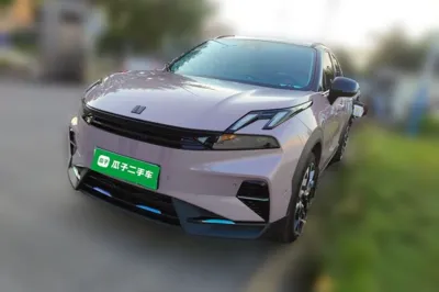 Lynk & Co 06 EM-P