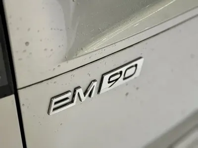 Volvo EM90