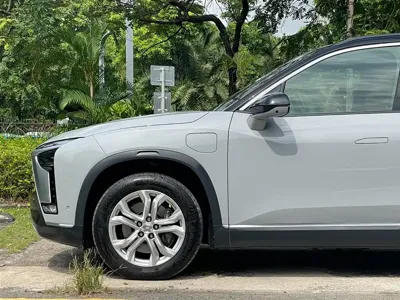 Nio ES8