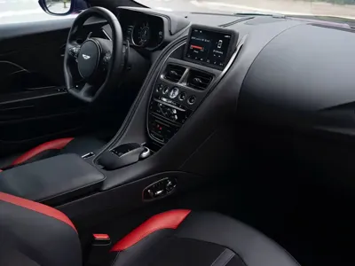 Aston Martin DB11