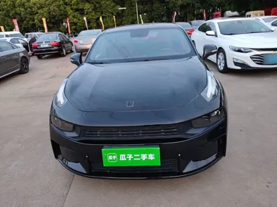 Lynk & Co 03