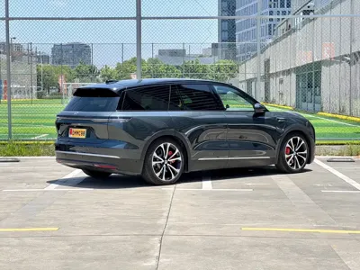 Nio ES8