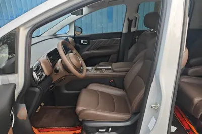 Wuling 730