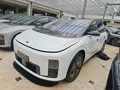 Li Auto 理想i8