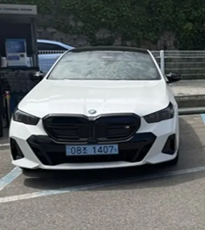 BMW i5