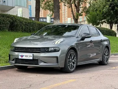 Lynk & Co 03