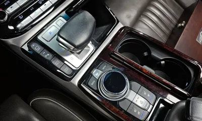 Genesis EQ900