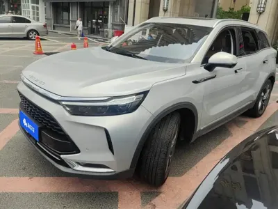 BAIC X7