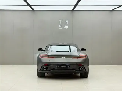 Aston Martin DB11