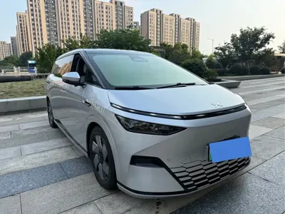 Xpeng X9