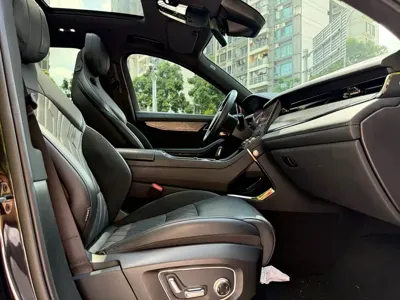 Lynk & Co 09