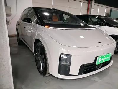 Li Auto 理想i8