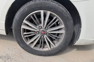 Roewe i5