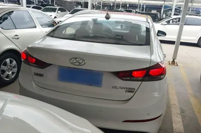 Hyundai Elantra (6th Generation