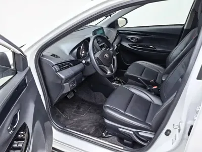 Toyota Yaris L