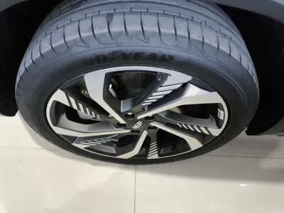 Geely Monjaro L