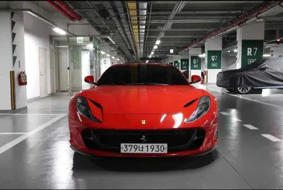 Ferrari 812